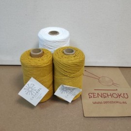 Pack Veggie Wool: 2 bobinas ocre (250g) + 1 bobina blanco (500g)