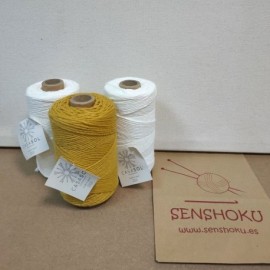 Pack Veggie Wool: 1 bobina ocre (250g) + 2 bobinas blanco (250g)
